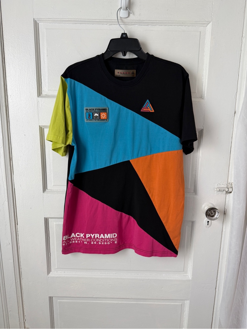 Black Pyramid Mens Short Sleeve Cotton T-Shirt Logo Patch Colorblock Streetwear